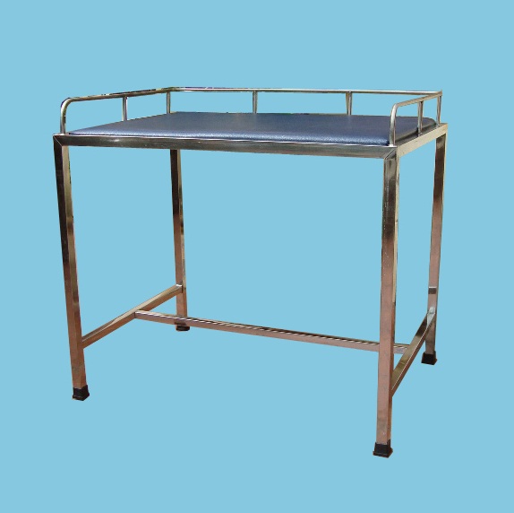 bàn cắt rốn DG-01